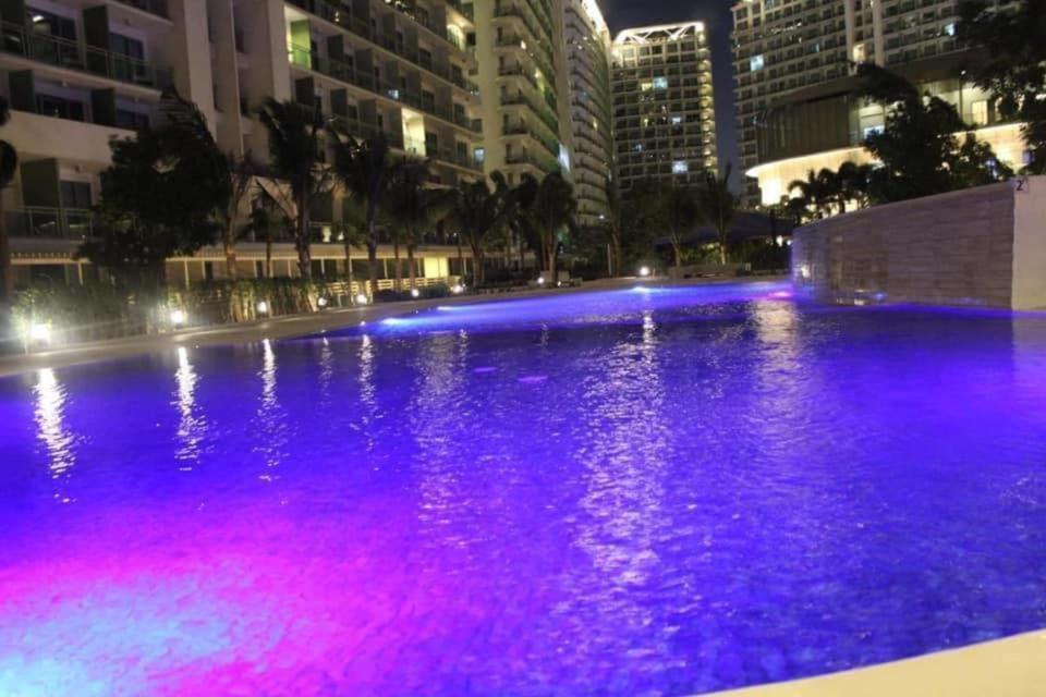 Azure Urban Resort A4 Near Airport Mall With Wavepool Paranaque City Buitenkant foto